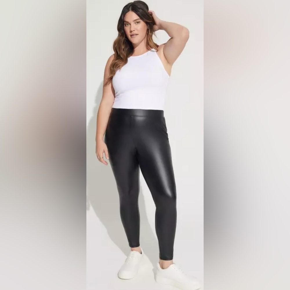 Torrid Skinny Faux Leather Black Leggings Pants 0 L